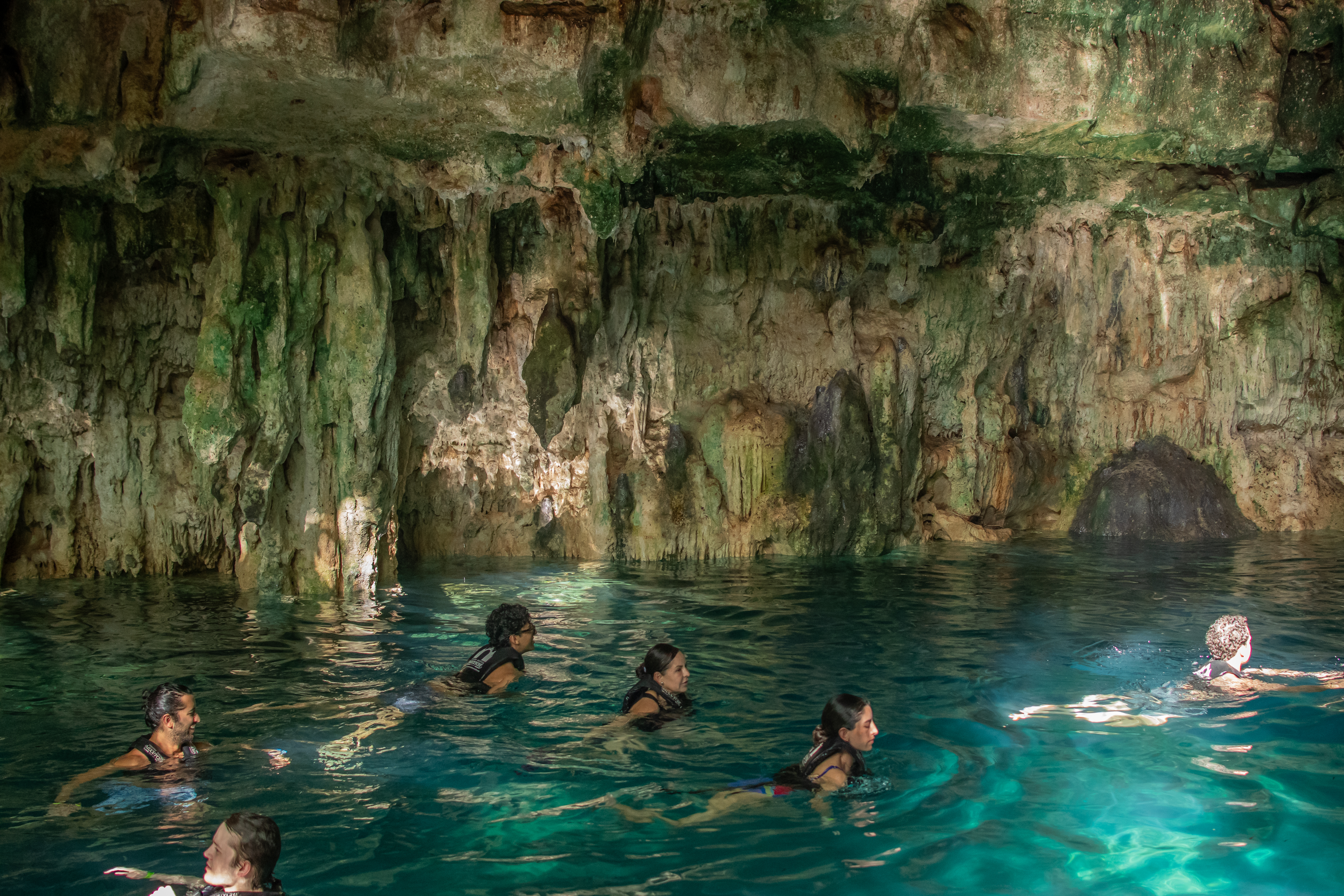 Cenote Hacienda Mucuyché, Yucatán 2024.jpg